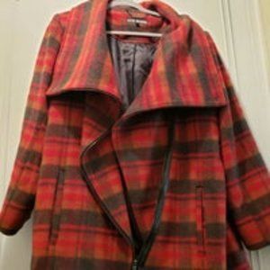 NWOT Steve Madden GreyRed Plaid Assam